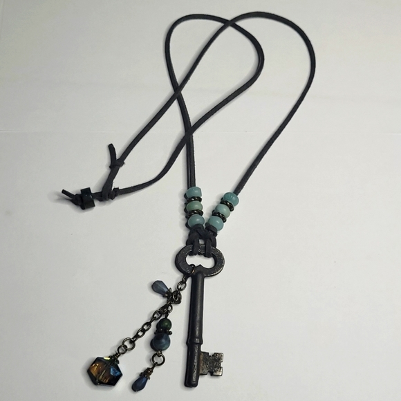 🗝HAND-CRAFTED NECKLACE - Picture 2 of 6